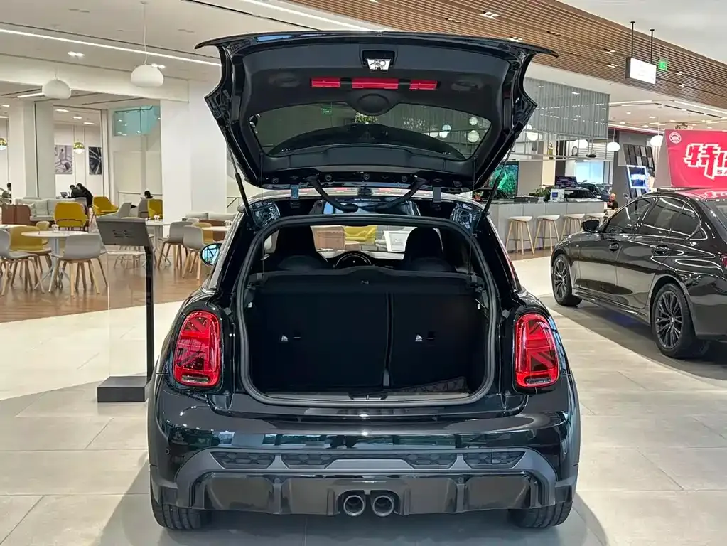 MINI Cooper (3-door) 2023 из CN, фото 6