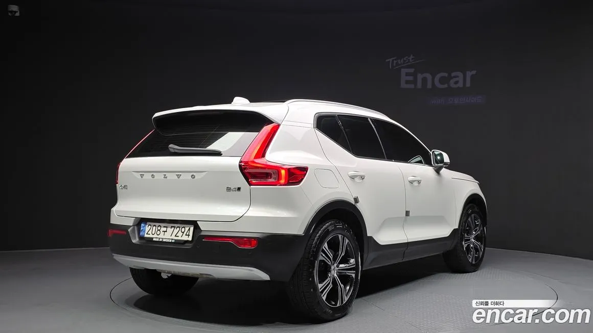 Volvo XC40 — фото 2