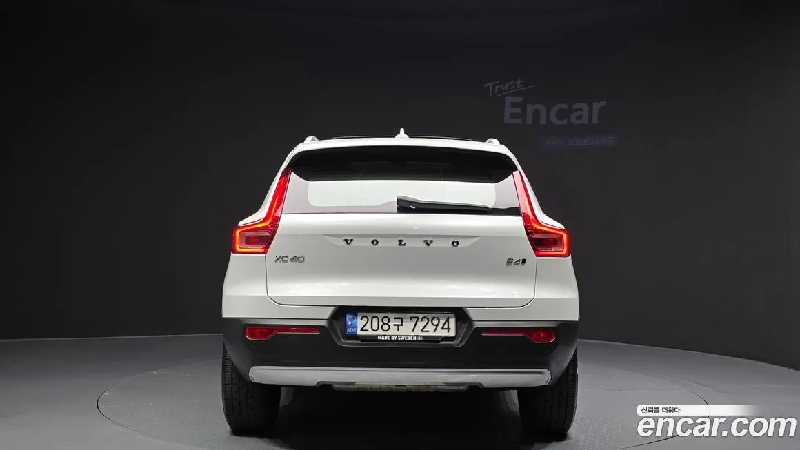 Volvo XC40 — фото 4