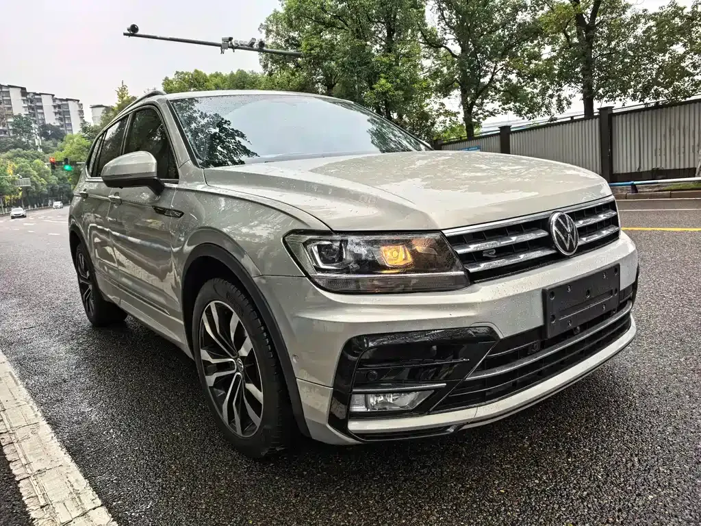 Volkswagen Tiguan L — фото 3