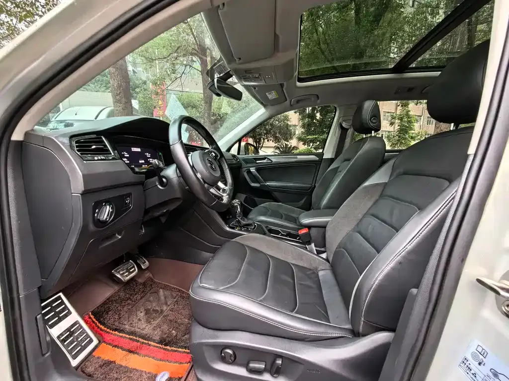 Volkswagen Tiguan L — фото 4