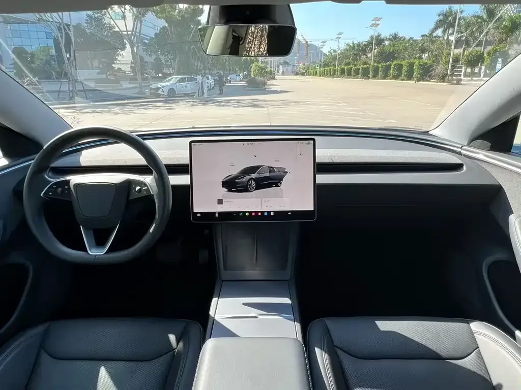 Tesla Model 3 — фото 5