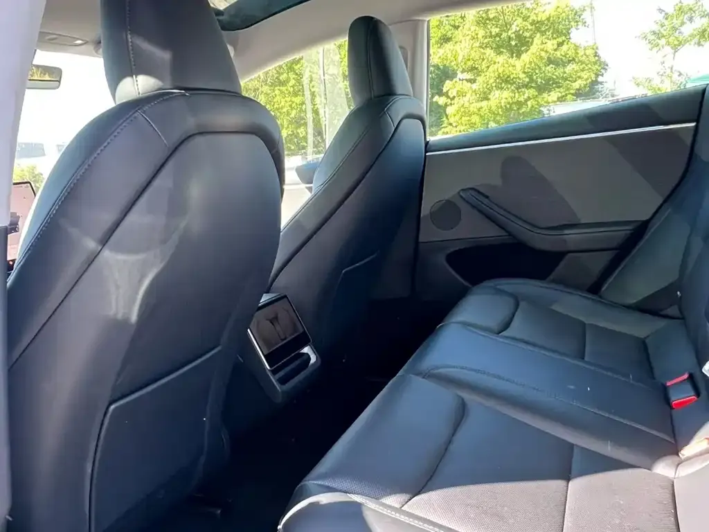 Tesla Model 3 — фото 6