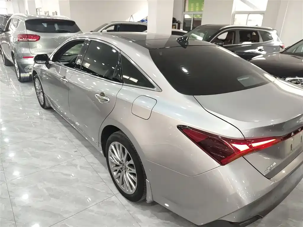 Toyota Avalon 2023 из CN, фото 5