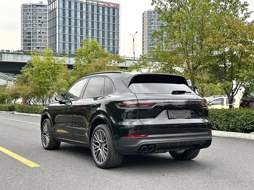 Porsche Cayenne — фото 6
