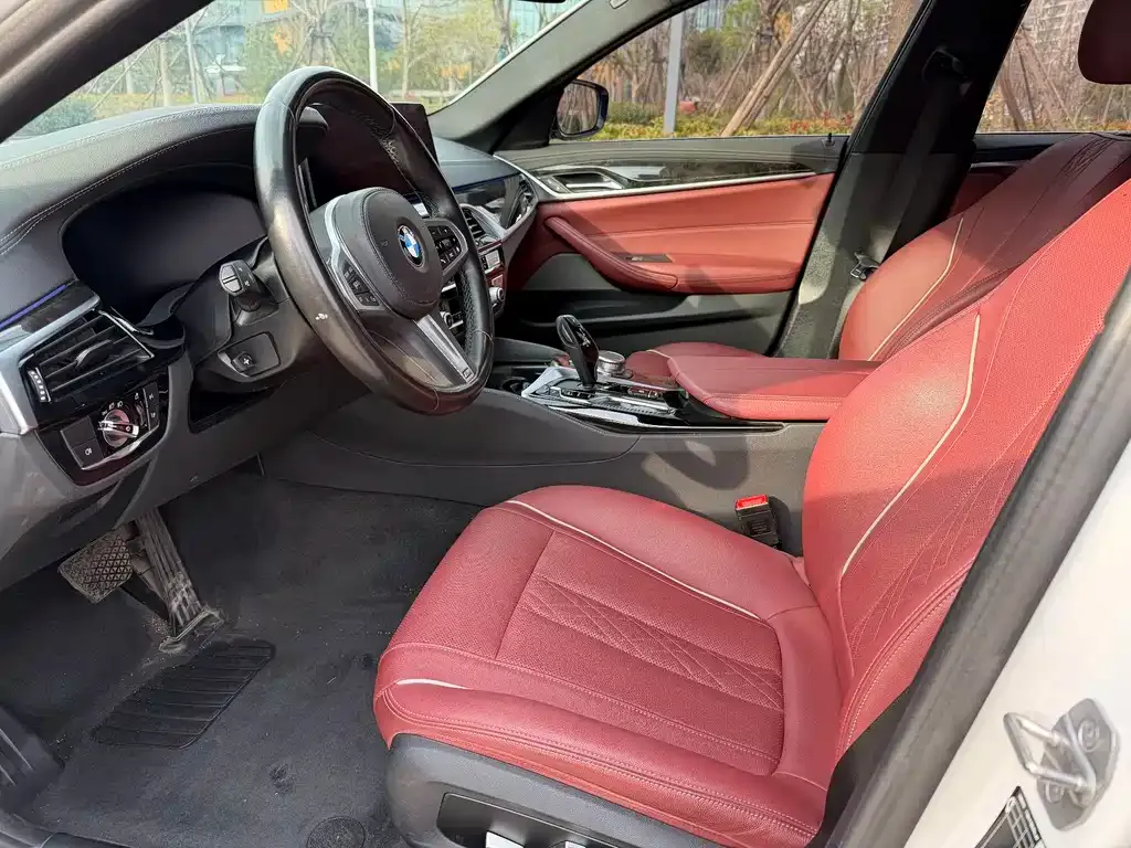 BMW 5 Series — фото 10