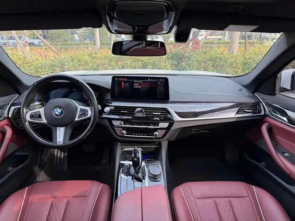 BMW 5 Series — фото 4