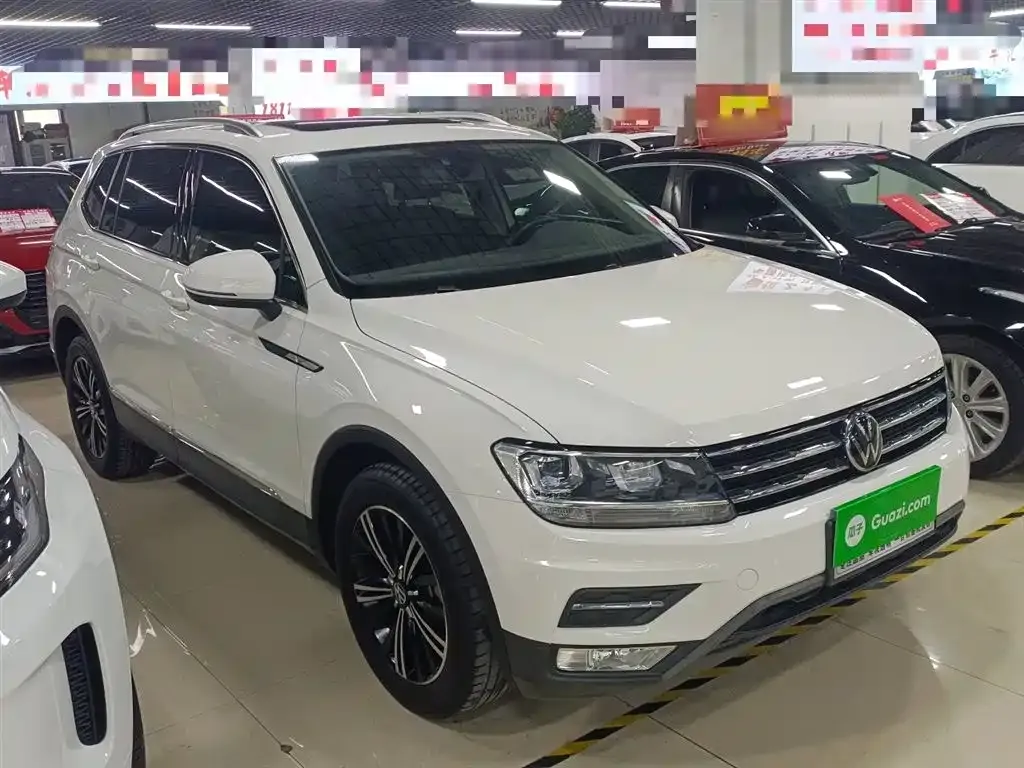 Volkswagen Tiguan L — фото 4