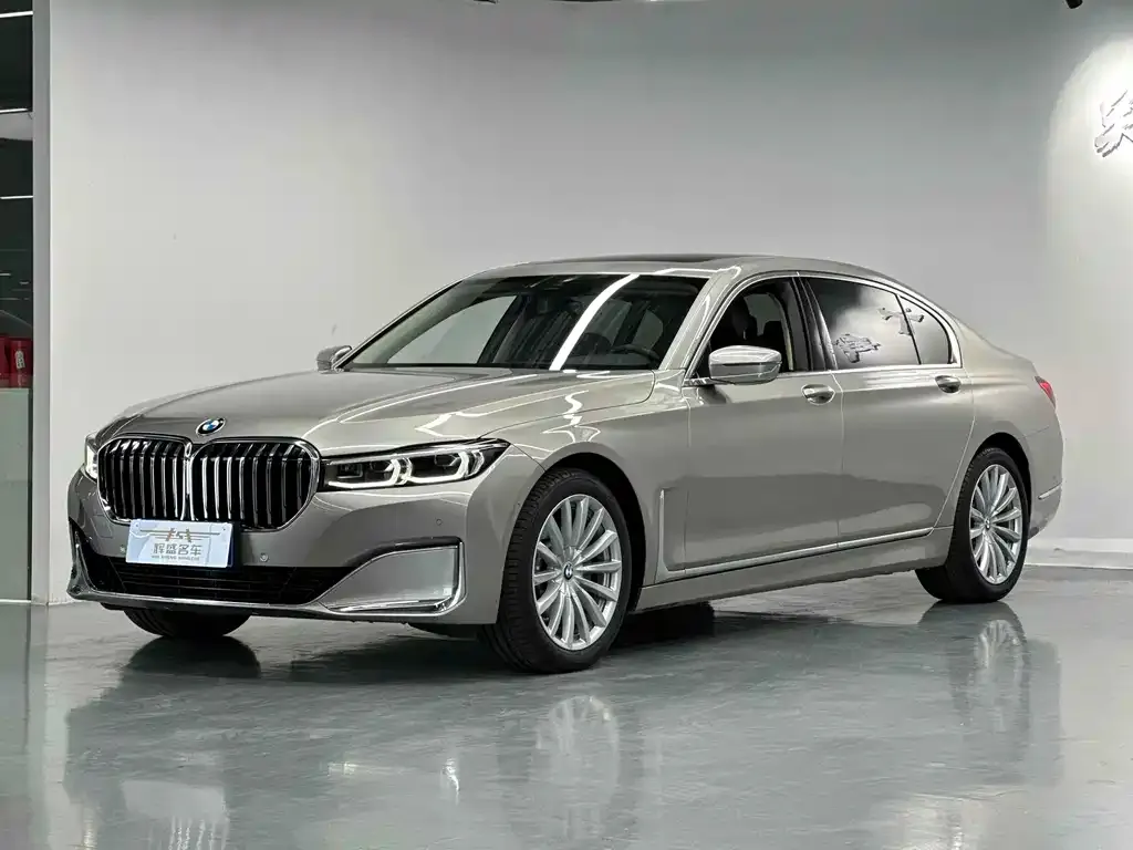 BMW 7 Series — фото 1