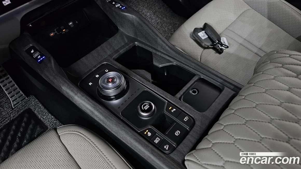 Kia Sorento — фото 9