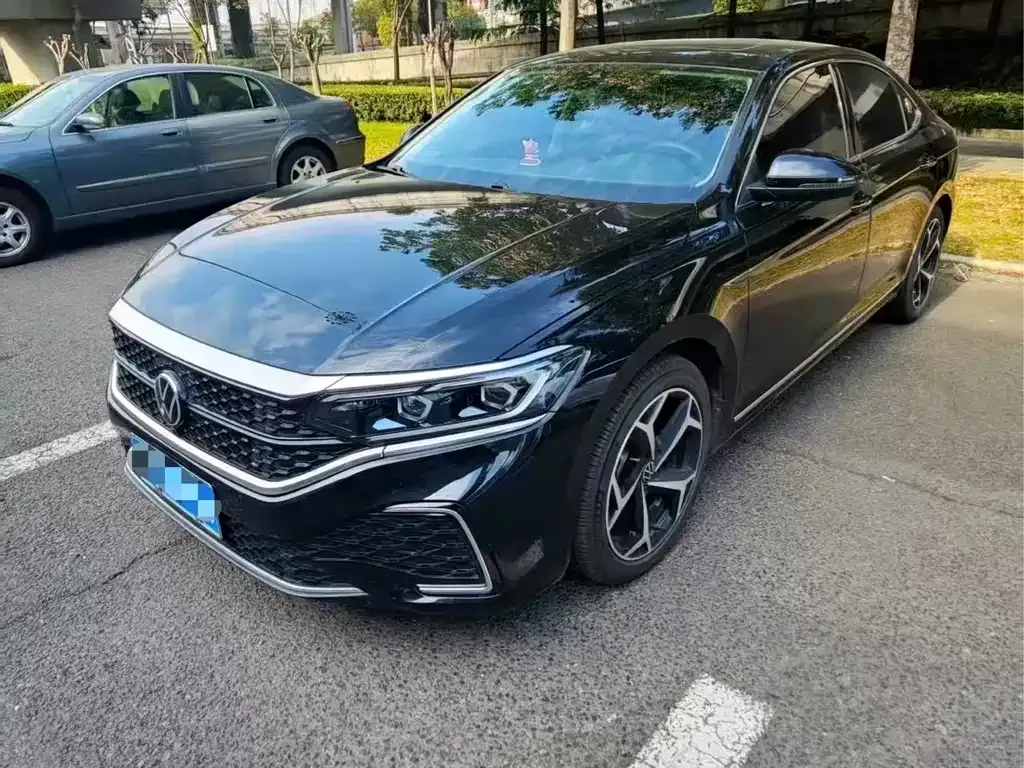 Volkswagen Passat 2023 из CN, фото 1