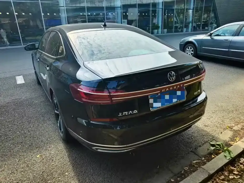 Volkswagen Passat 2023 из CN, фото 2