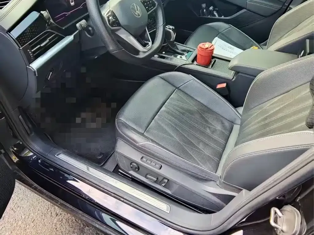 Volkswagen Passat 2023 из CN, фото 3