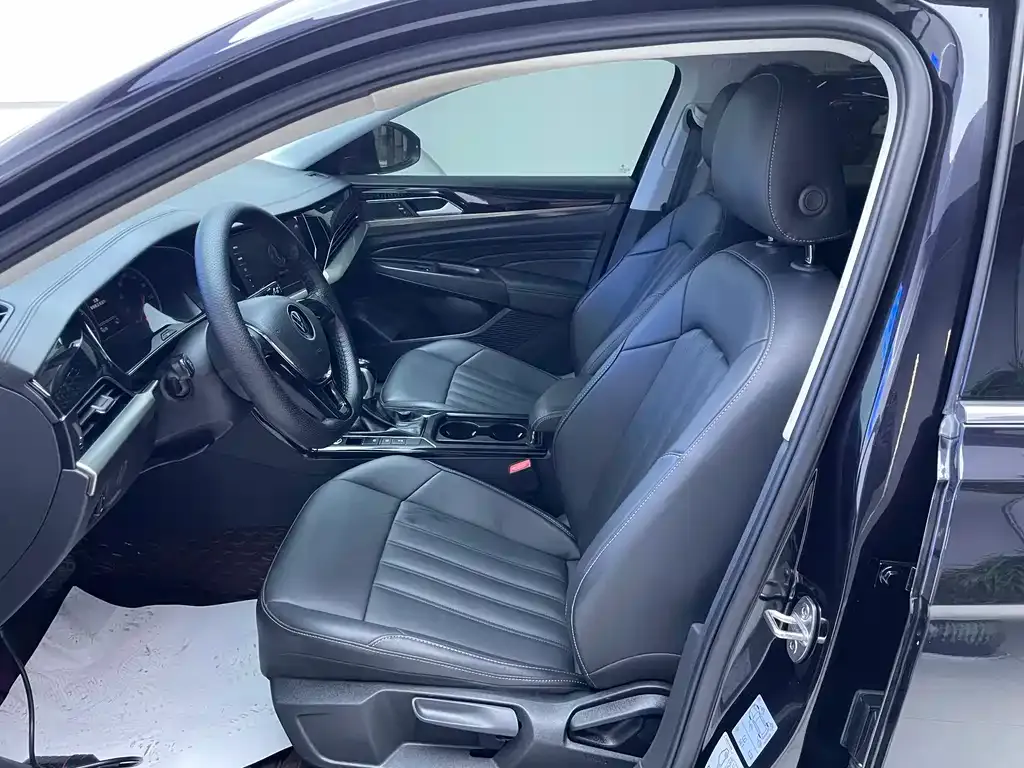 Volkswagen Passat 2022 из CN, фото 7
