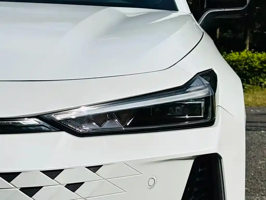 Changan UNI-V 2024 из CN, фото 5