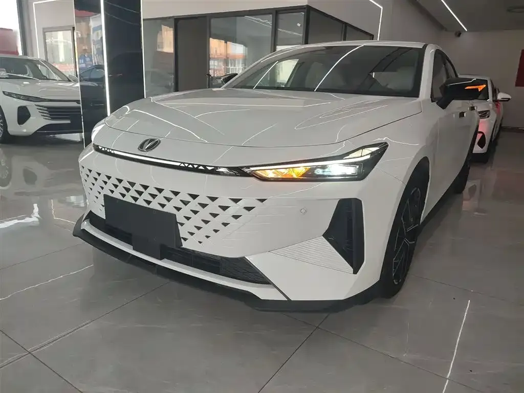 Changan UNI-V iDD 2025 из CN, фото 2