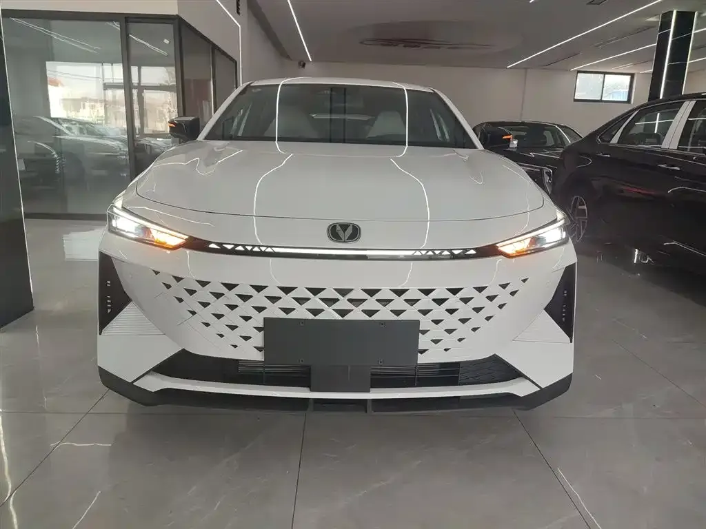 Changan UNI-V iDD 2025 из CN, фото 3