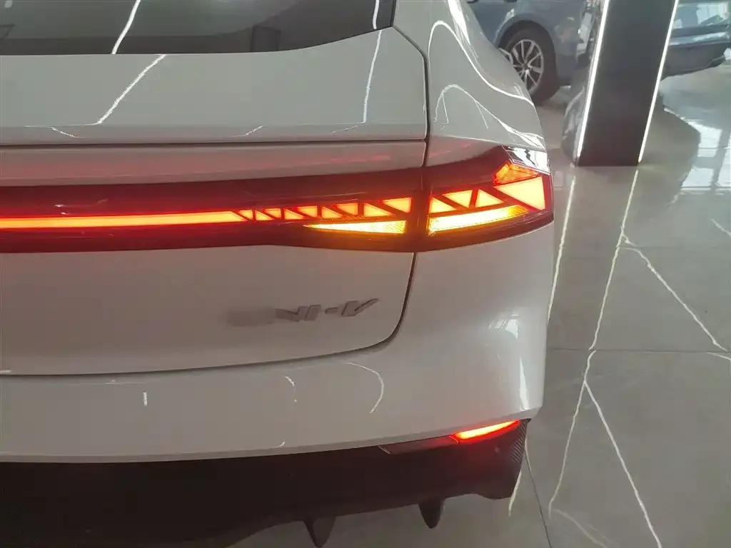 Changan UNI-V iDD 2025 из CN, фото 8