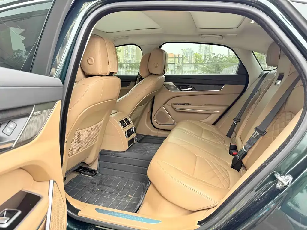 Jaguar XFL 2023 из CN, фото 10