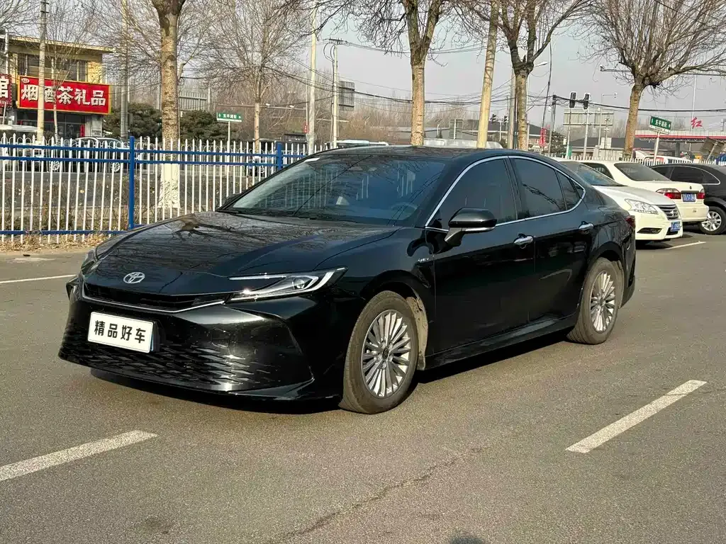 Toyota Camry 2024 из CN, фото 2