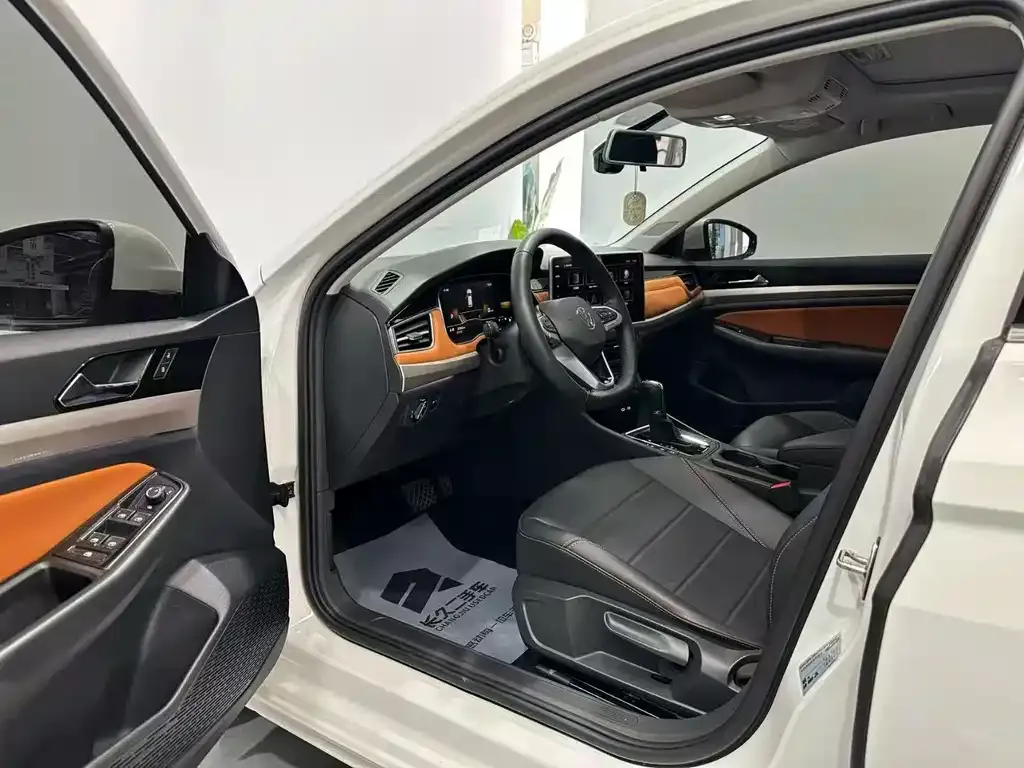Volkswagen Bora 2023 из CN, фото 7