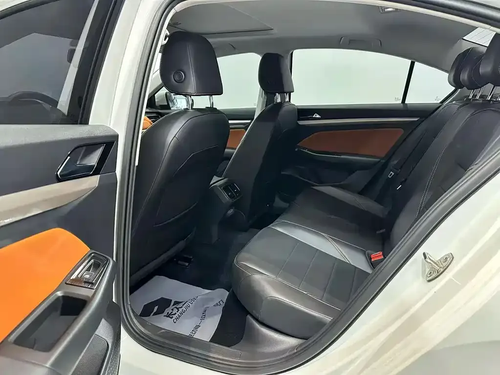 Volkswagen Bora 2023 из CN, фото 8