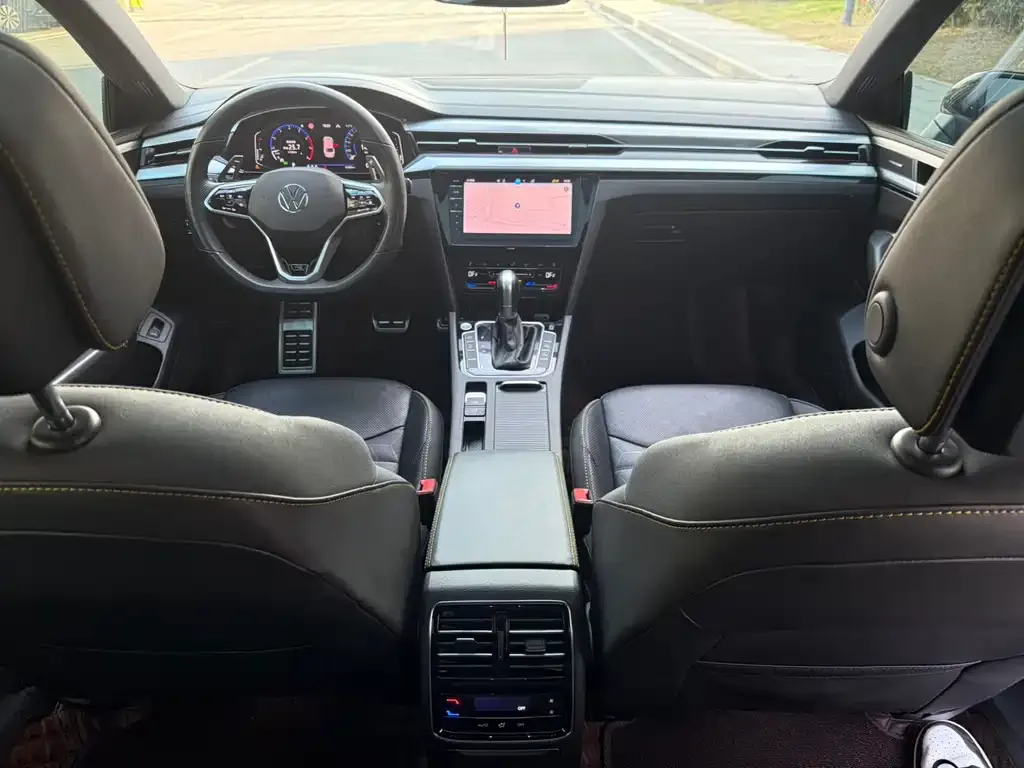 Volkswagen CC 2023 из CN, фото 10
