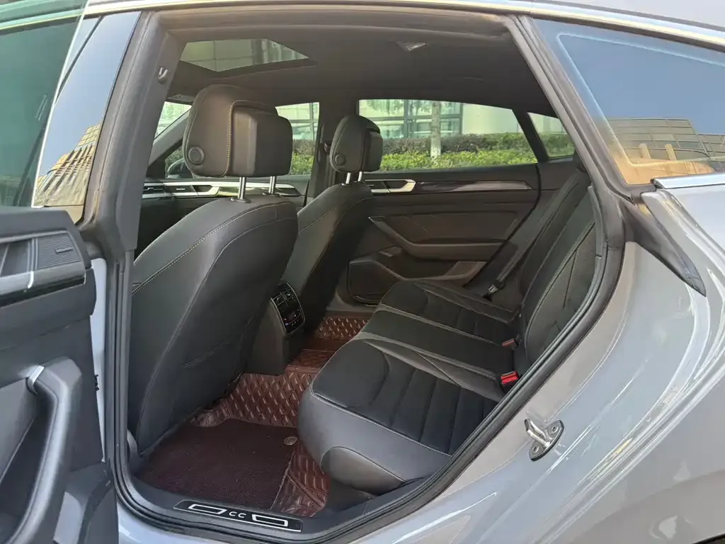 Volkswagen CC 2023 из CN, фото 7