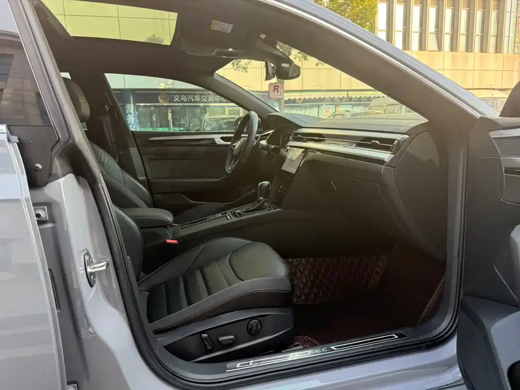 Volkswagen CC 2023 из CN, фото 8