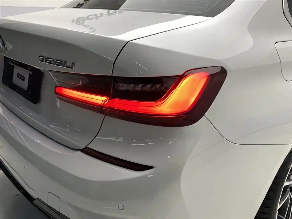 BMW 3 Series 2022 из CN, фото 10