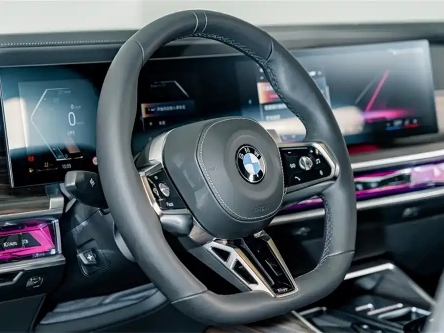 BMW 7 Series — фото 10