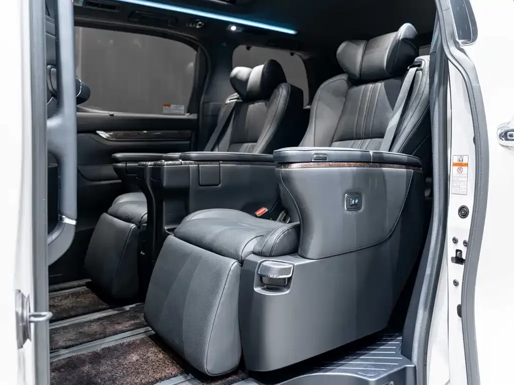 Toyota Alphard 2022 из CN, фото 10