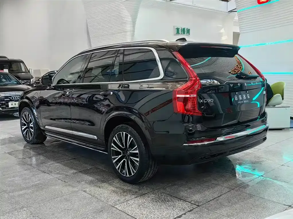 Volvo XC90 PHEV 2023 из CN, фото 4