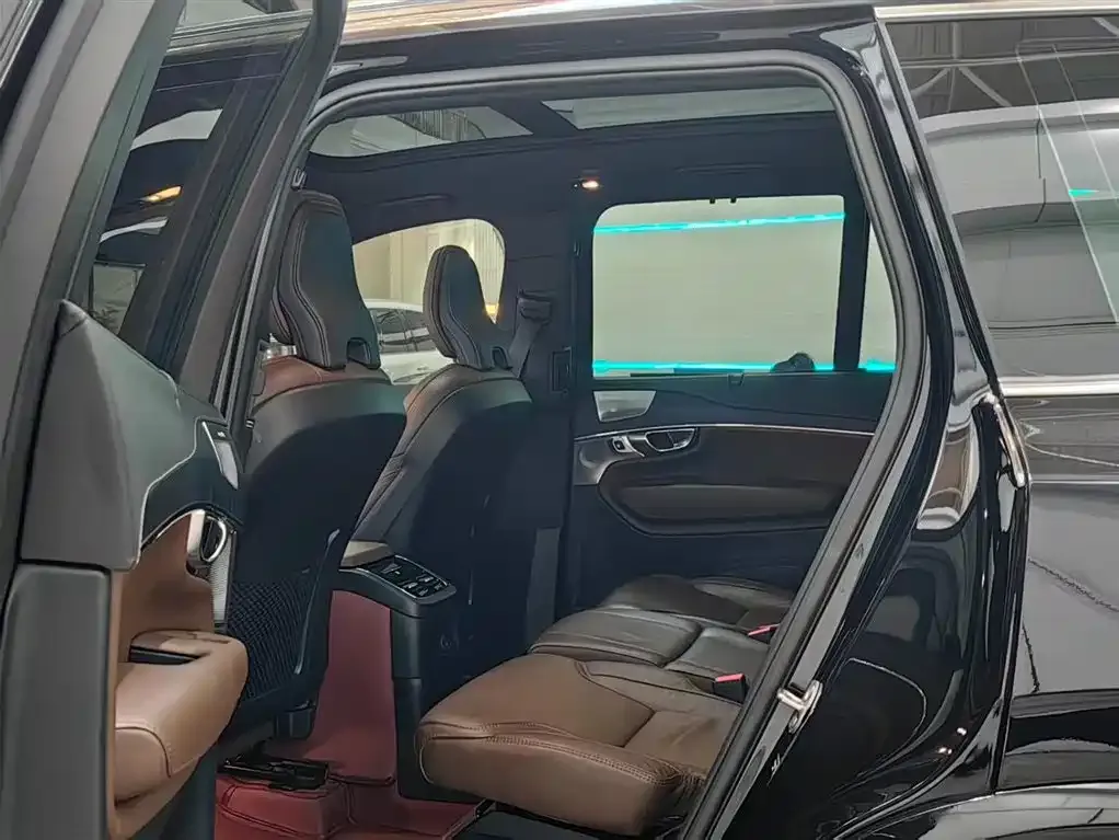 Volvo XC90 PHEV 2023 из CN, фото 7