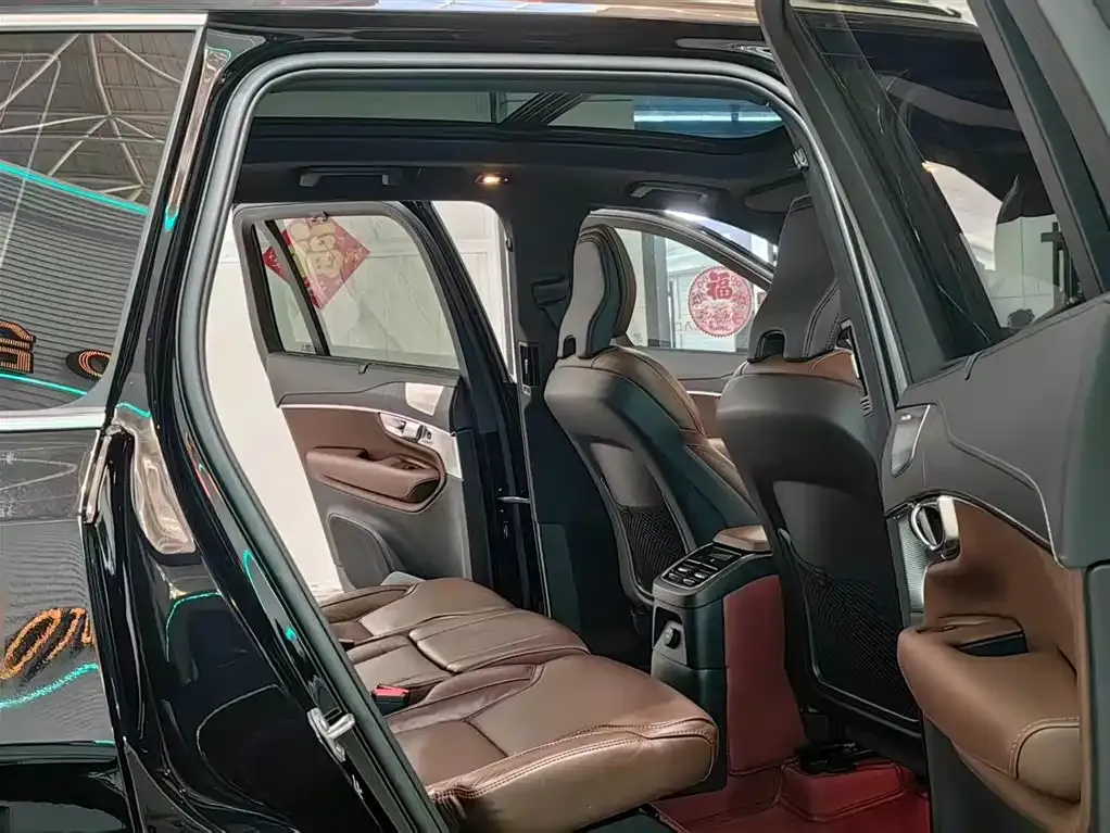 Volvo XC90 PHEV 2023 из CN, фото 8