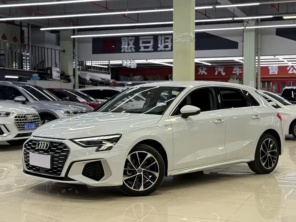 Audi A3 2021 из CN, фото 1