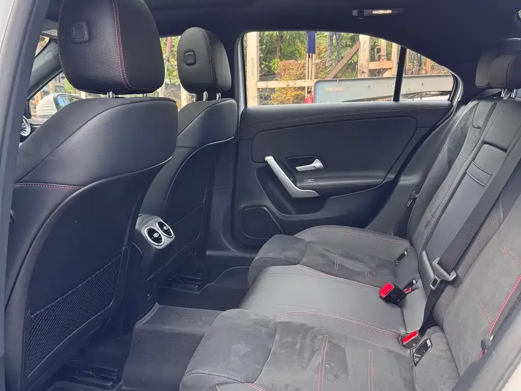 Mercedes-Benz A-Class 2024 из CN, фото 5