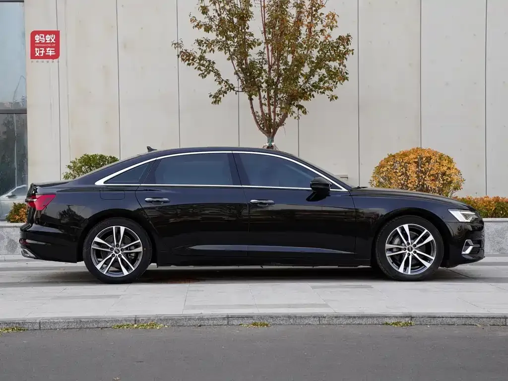 Audi A6L 2023 из CN, фото 4
