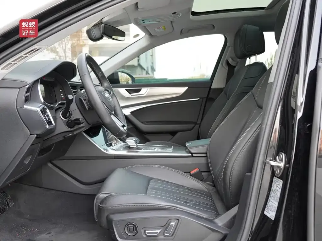 Audi A6L 2023 из CN, фото 6