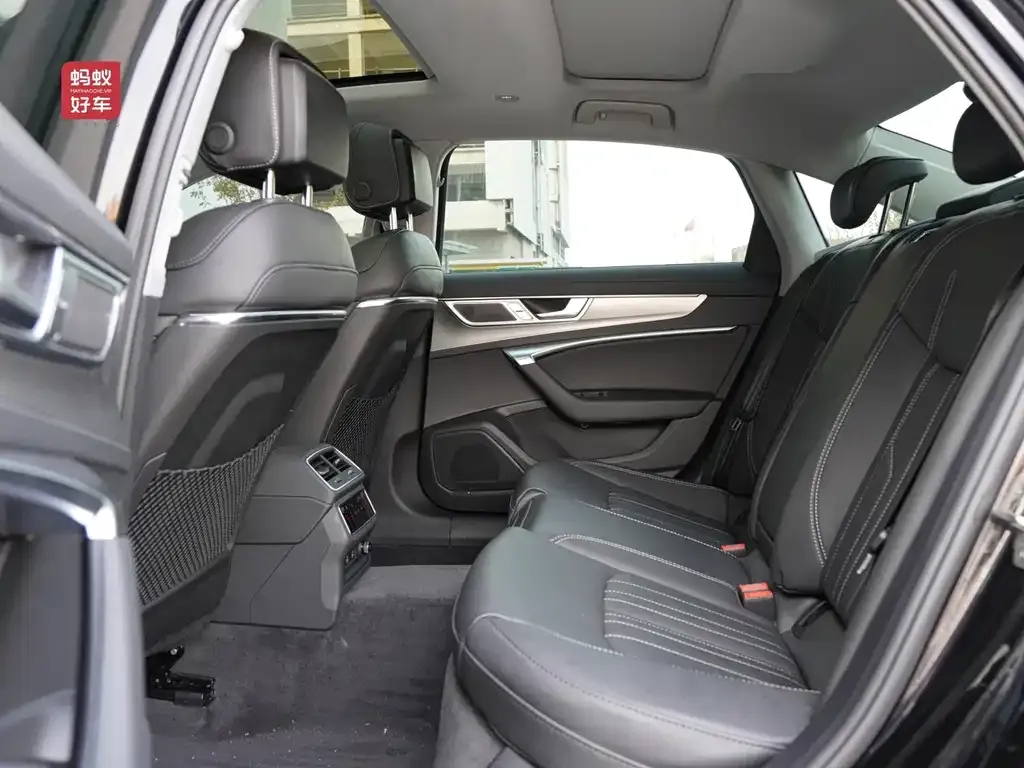 Audi A6L 2023 из CN, фото 7