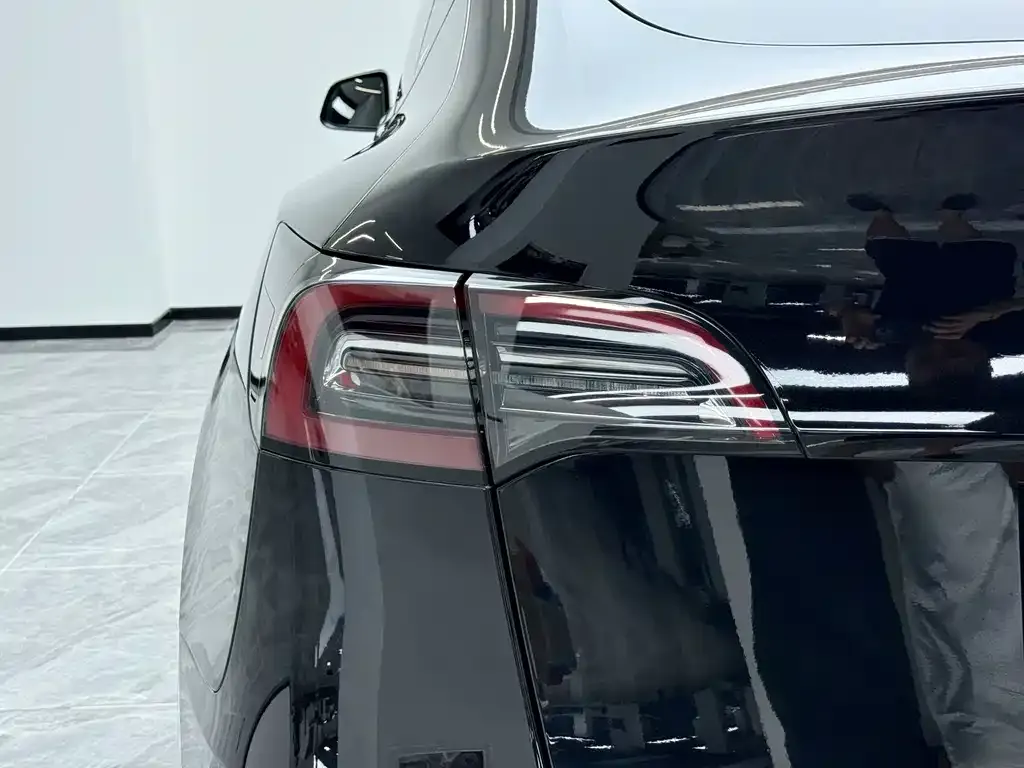 Tesla Model Y 2023 из CN, фото 8