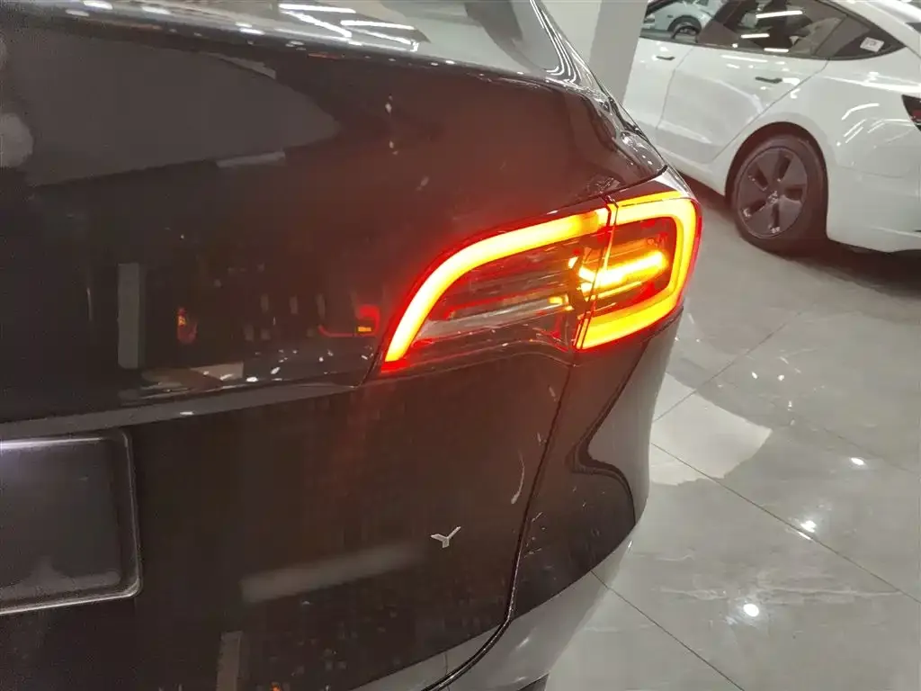Tesla Model Y 2024 из CN, фото 8