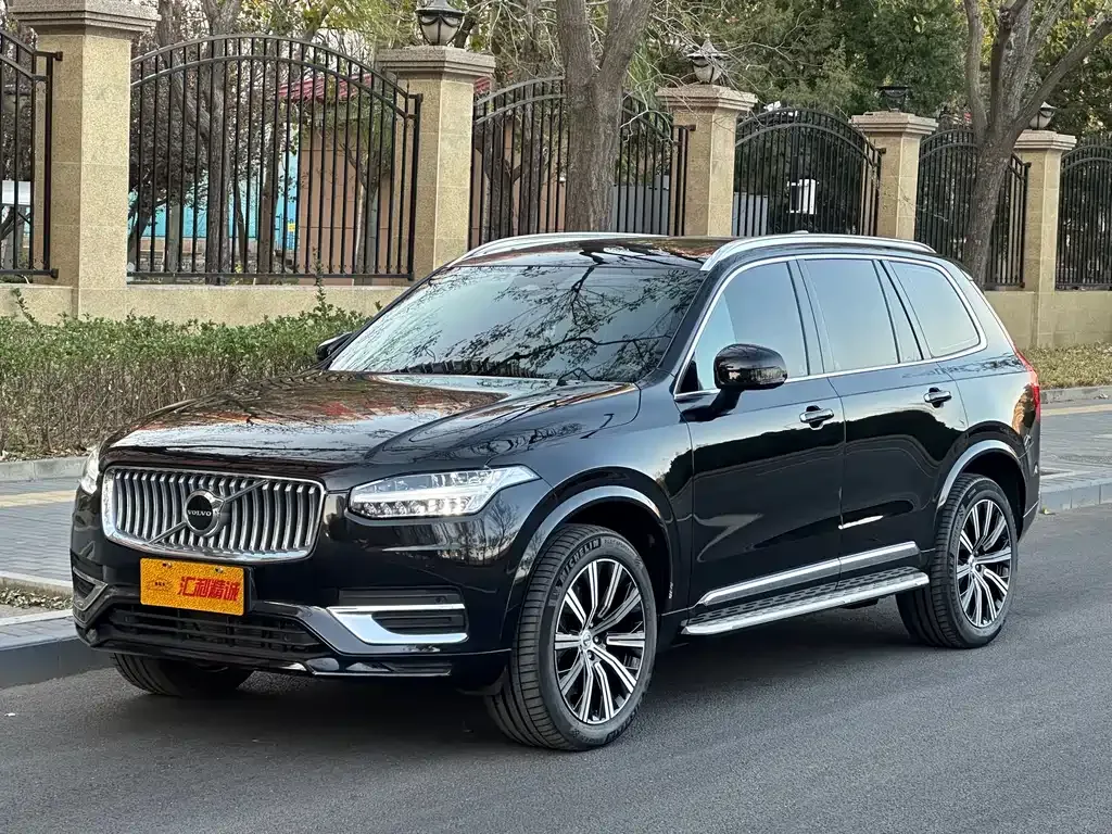 Volvo XC90 — фото 1