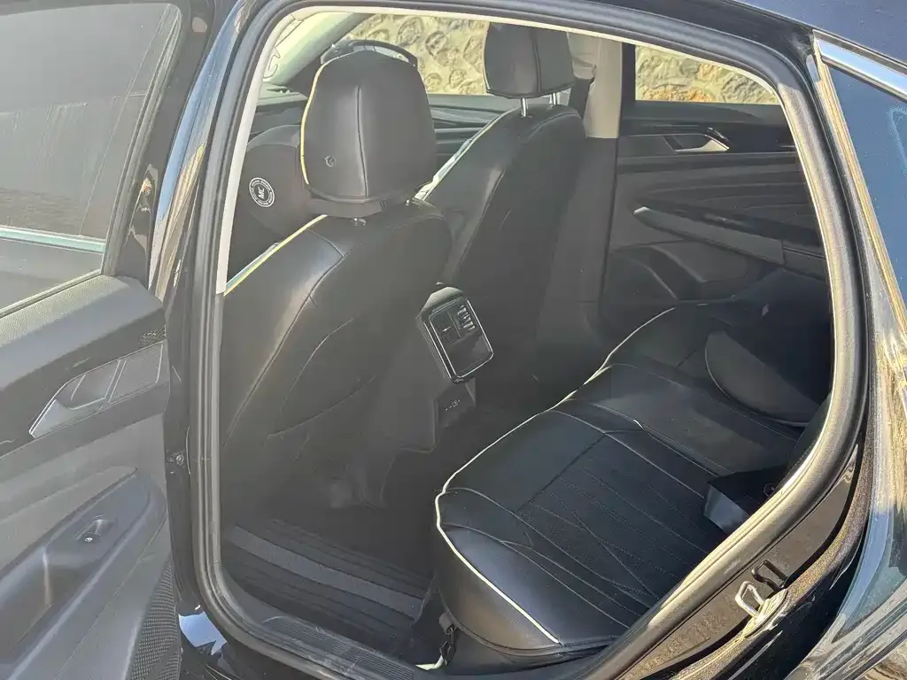 Volkswagen Passat — фото 10
