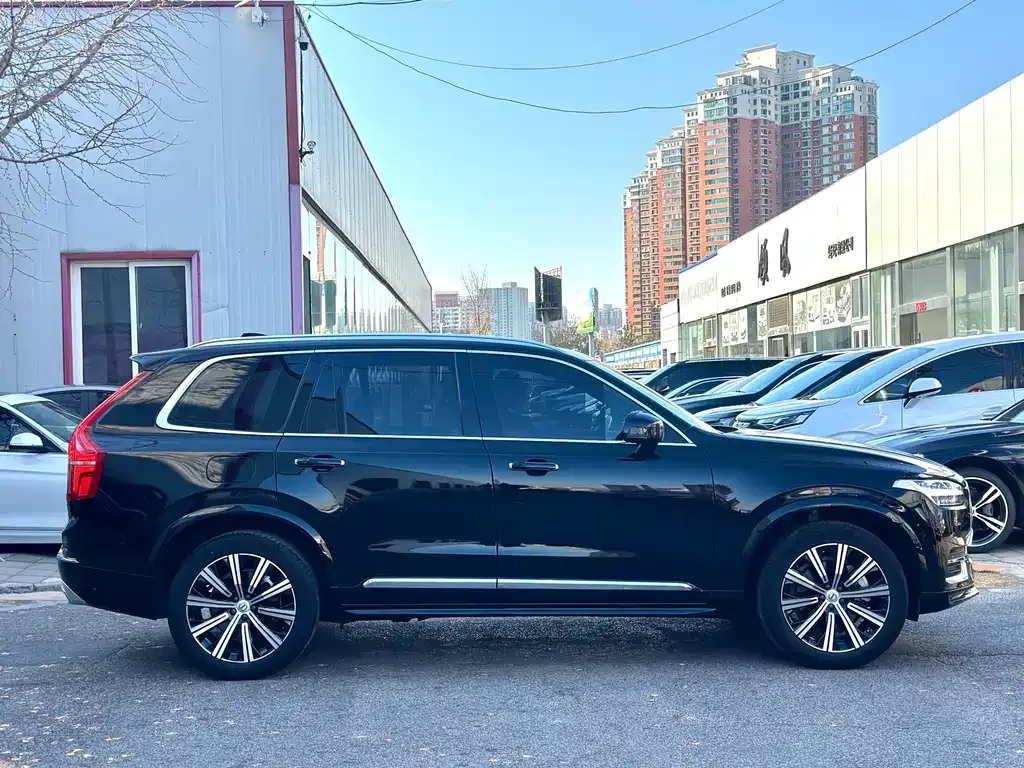 Volvo XC90 — фото 8