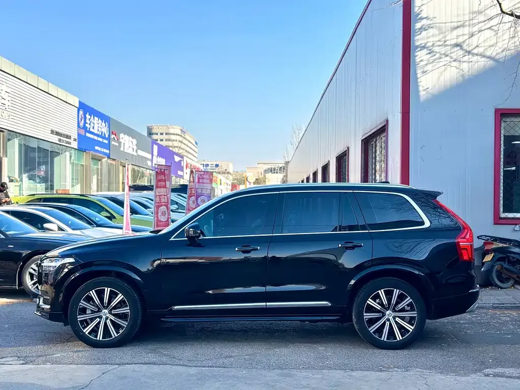 Volvo XC90 — фото 9