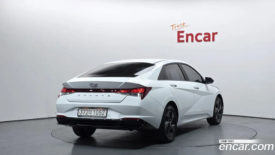 Hyundai AVANTE — фото 2
