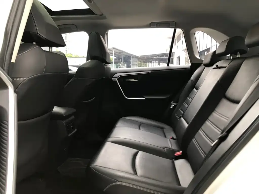 Toyota RAV4 2022 из CN, фото 10