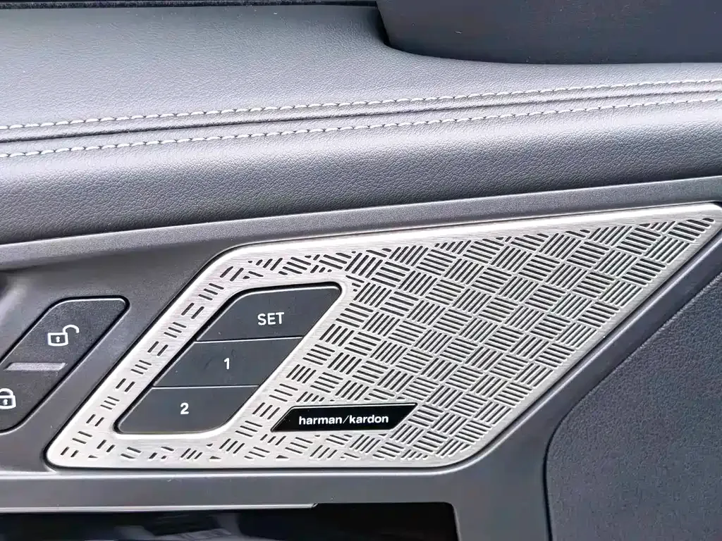 BMW X1 — фото 10