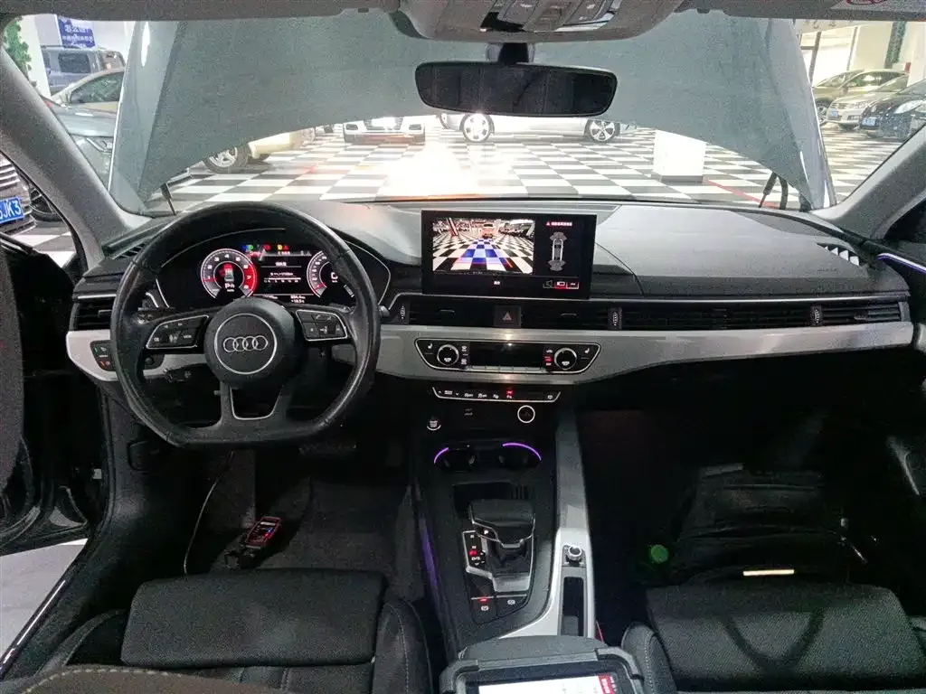 Audi A4L 2021 из CN, фото 10